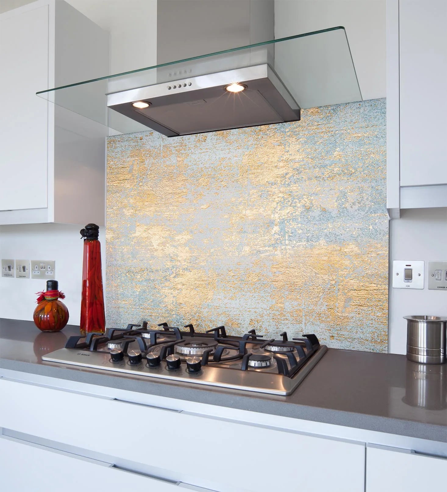 Why Glass Splashbacks Have Become a Kitchen Essential