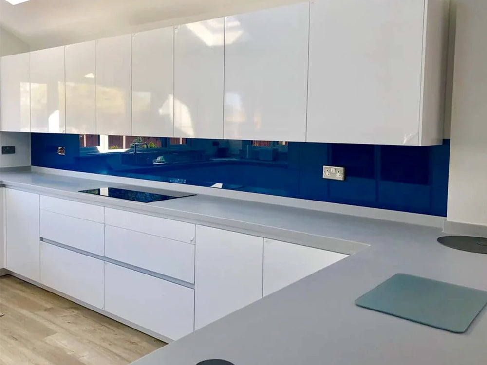 5 Design Ideas for Incorporating a Glass Splashback into Your Kitchen