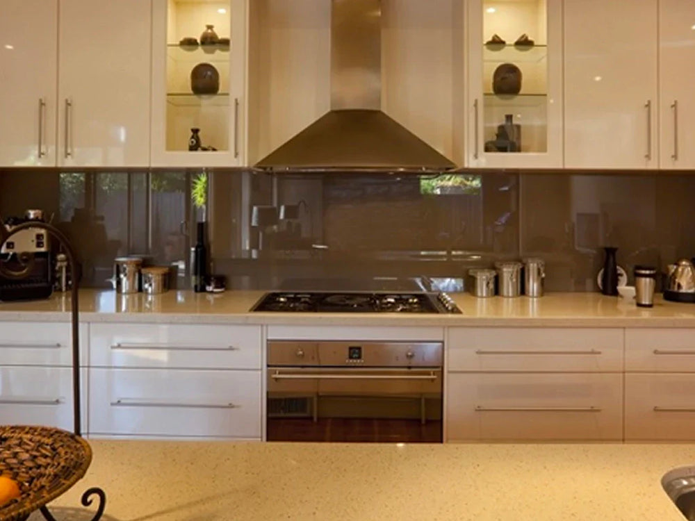 The Advantages of Installing a Glass Splashback in Your Kitchen